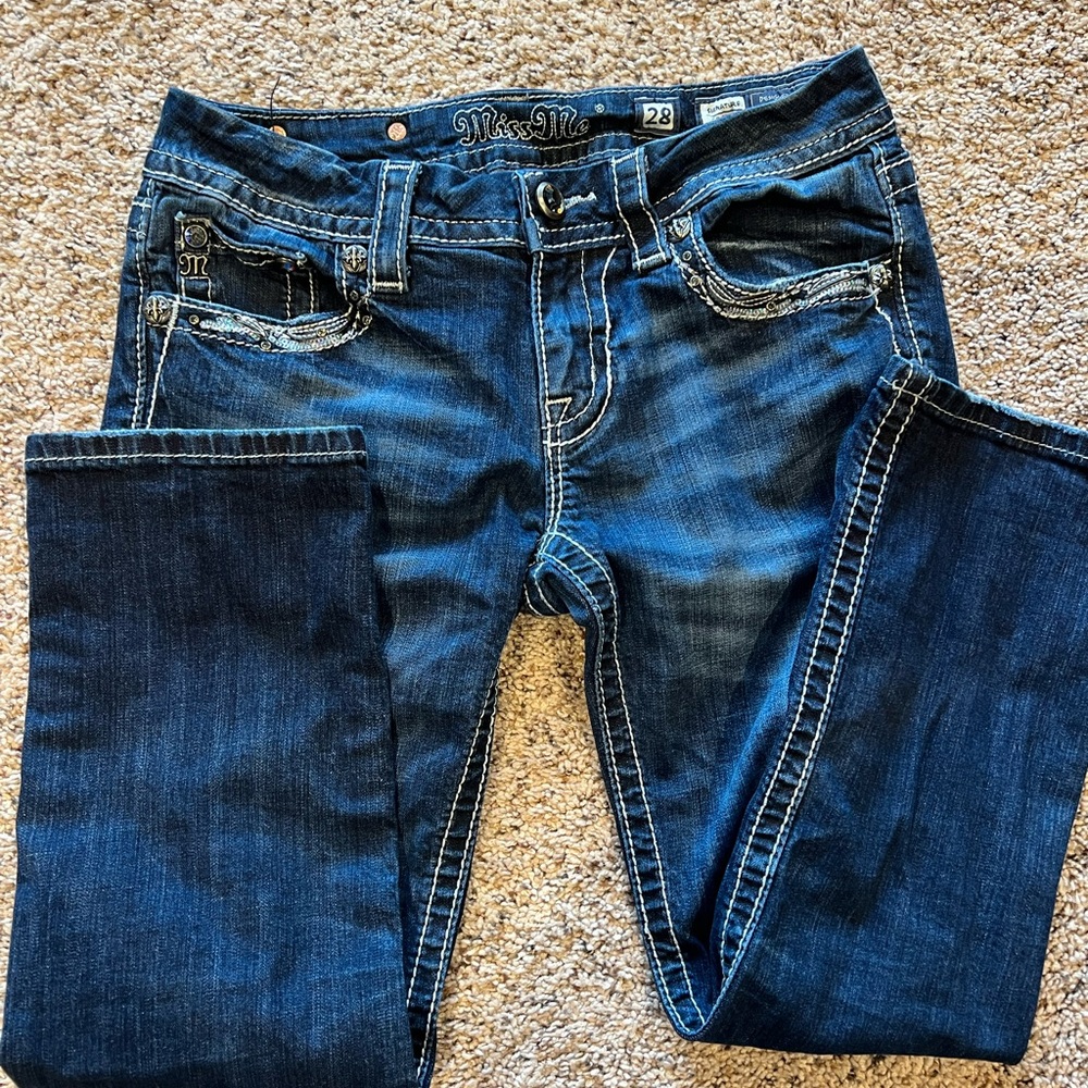 Miss Me size 28 Signature Cropped